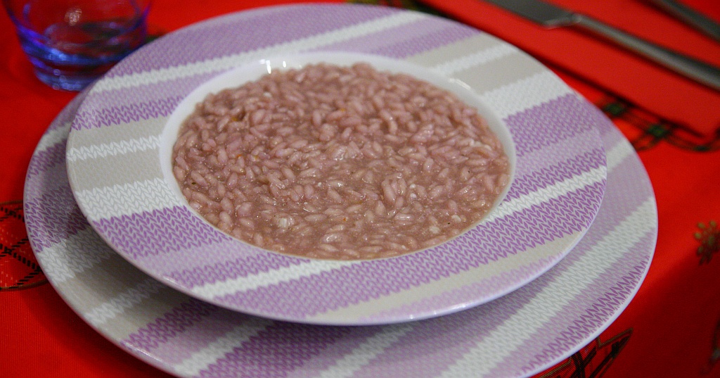 risotto con succo di melograno e castelmagno risotto con succo di melograno e castelmagno